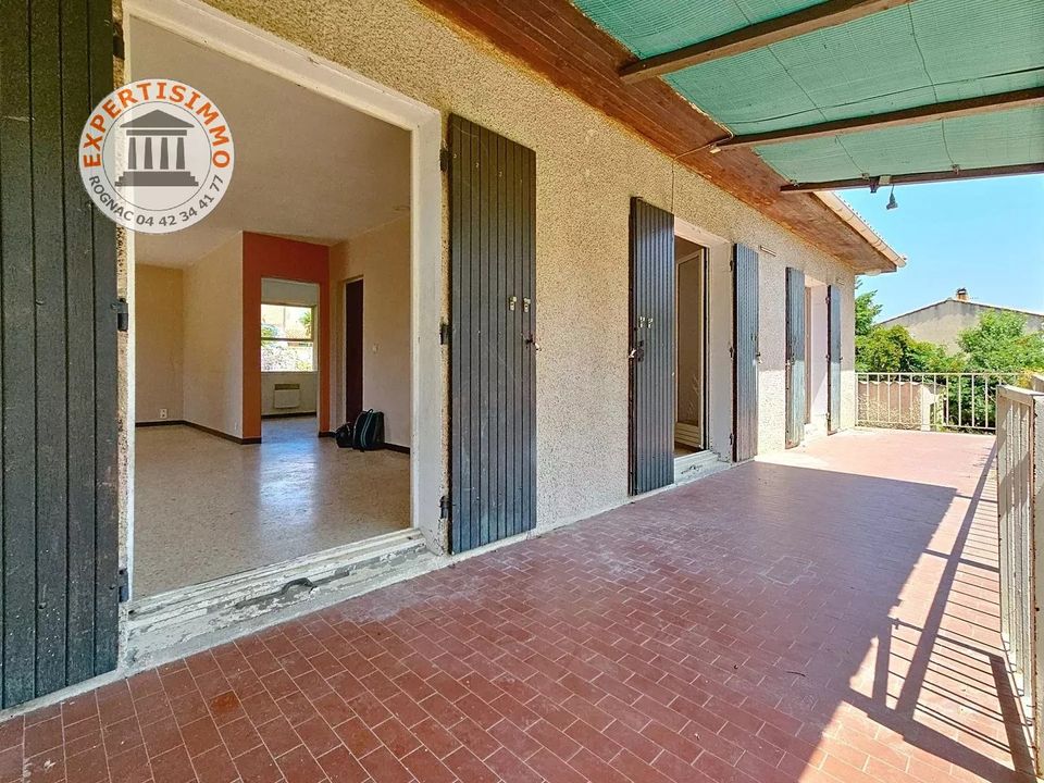 Villa i La Fare-les-Oliviers, Bouches-du-Rhone - foto 1