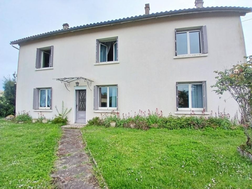 Dorpshuis in Genouillac, Charente - foto 1