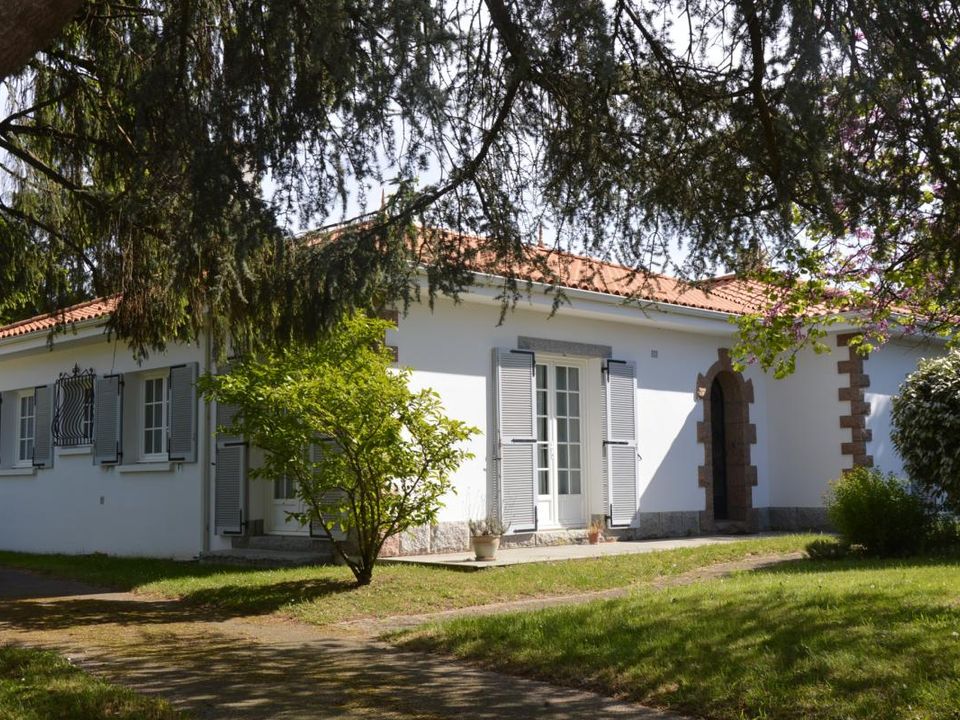 Landsbyhus i Saint-Georges-de-Pointindoux, Vendee - foto 1