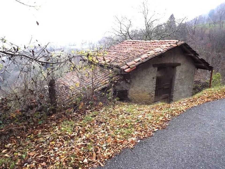 Tomt i Val Brembilla, Bergamo - bilde 1