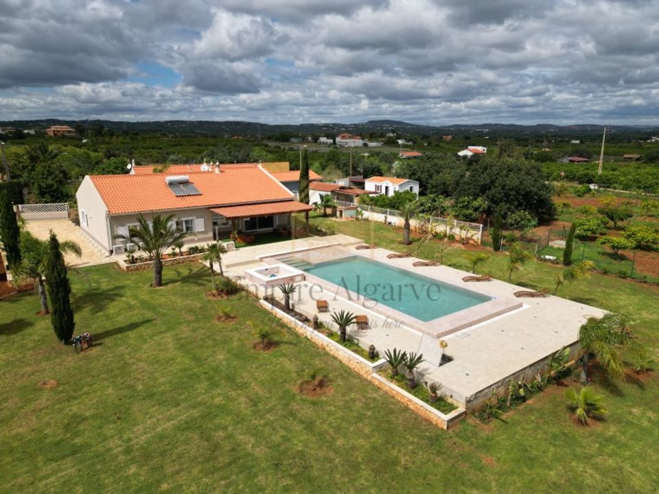 Villa i Alcantarilha, Faro - foto 1