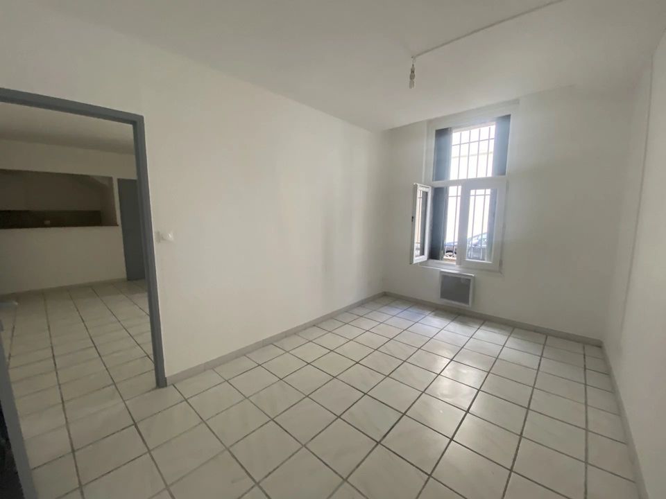Apartment in Nimes, Gard - photo 2