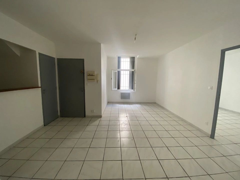 Apartment in Nimes, Gard - photo 3