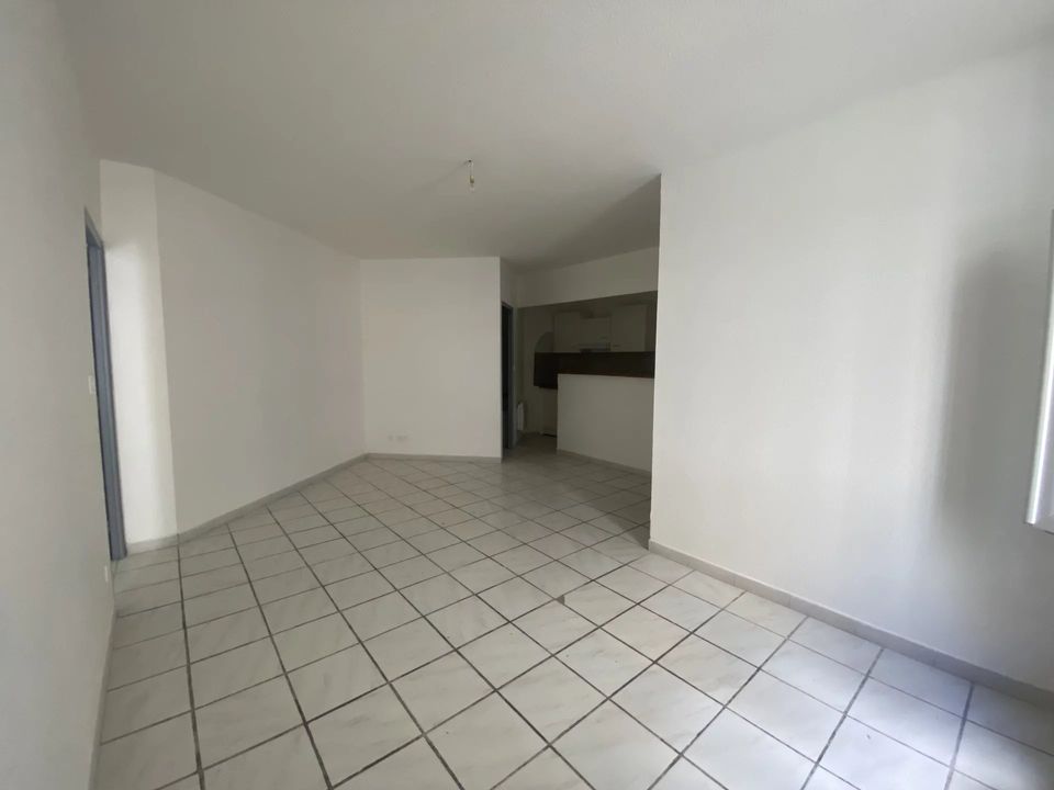 Apartment in Nimes, Gard - photo 4