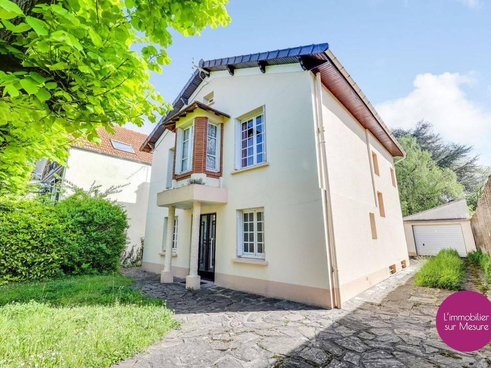 Villa i Neuilly-sur-Marne, Seine-Saint-Denis - foto 1
