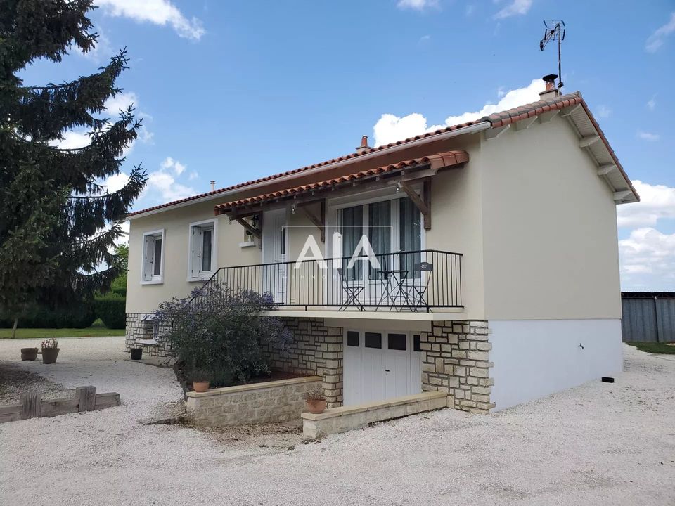 Landejendom i Les Adjots, Charente - foto 1