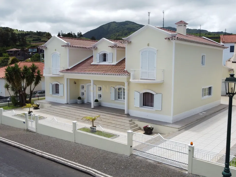 Villa i Nordeste, Sao Miguel - foto 1