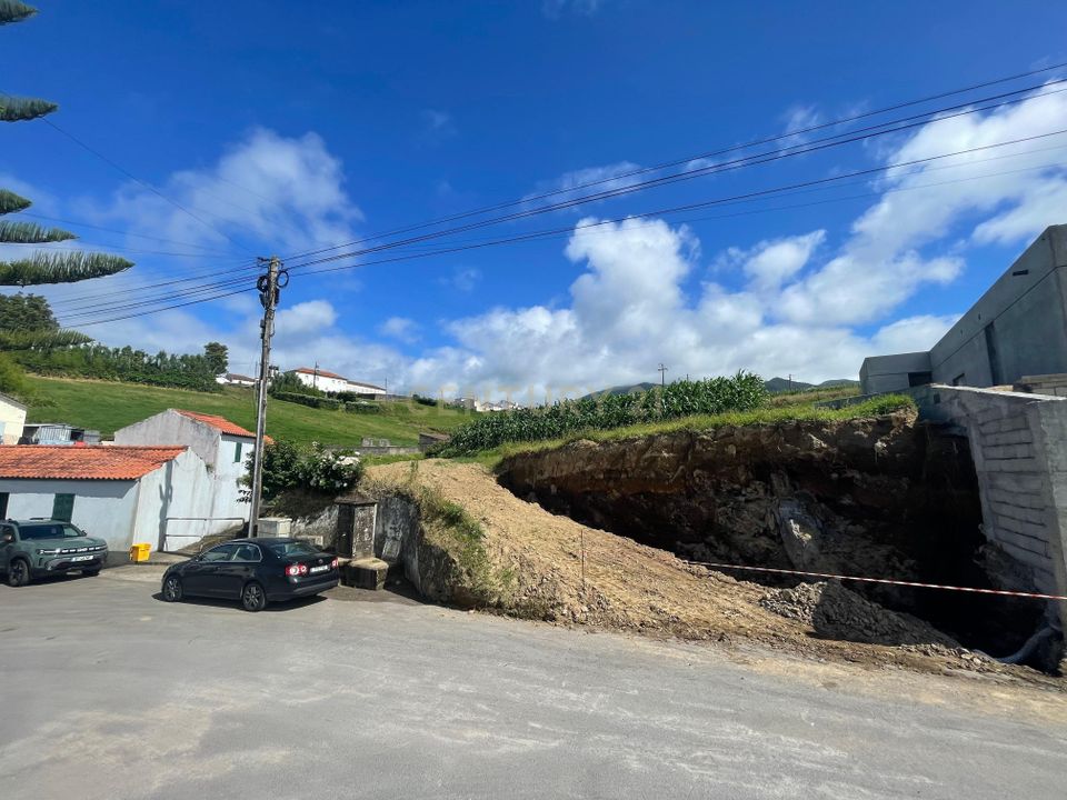 Helårsgrund i Algarvia, Sao Miguel - foto 1