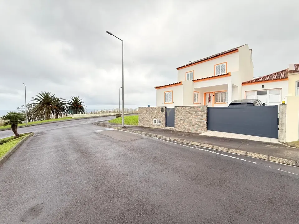 Villa i Nordeste, Sao Miguel - foto 1