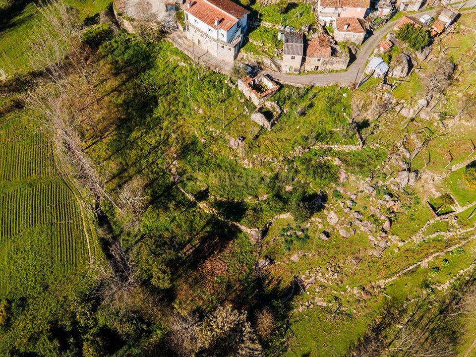 Helårsgrund i Penhalonga e Pacos de Gaiolo, Porto - foto 2