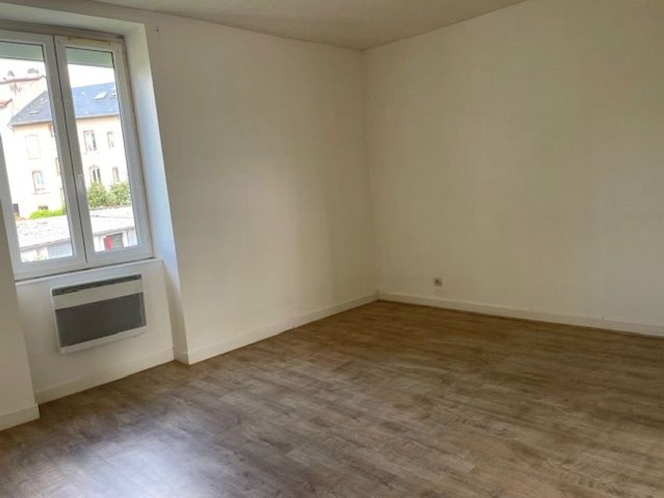 Apartment in Limoges, Haute-Vienne - photo 4