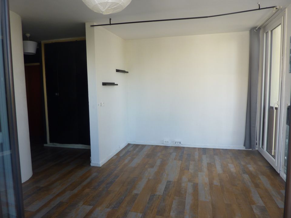 Studio in Élancourt, Yvelines - photo 1