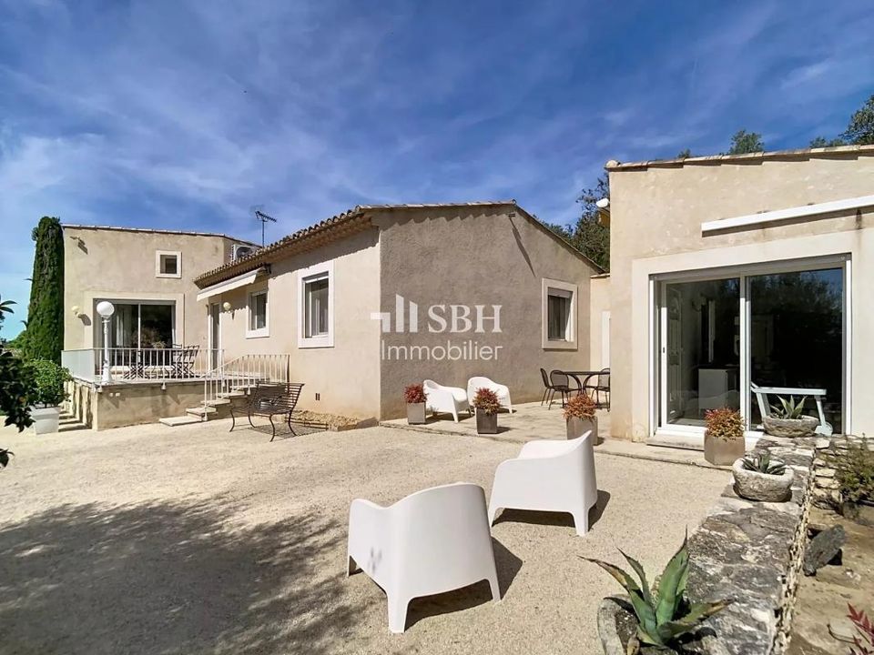 Villa in Robion, Vaucluse - photo 4