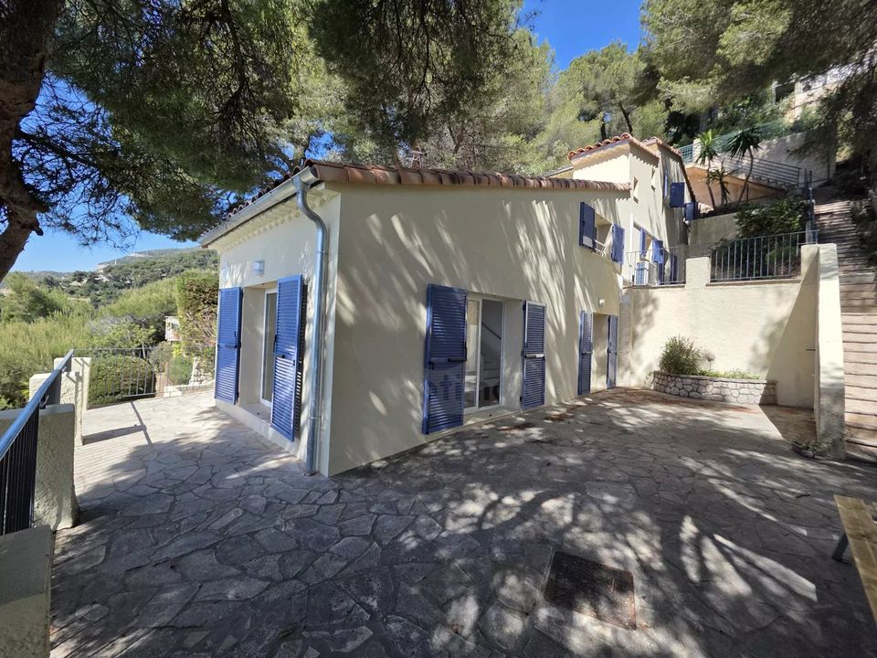 Вилла в Roquebrune-Cap-Martin, Alpes-Maritimes - фотография 1