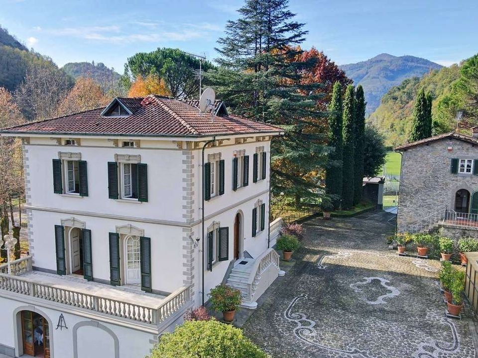 Villa i Bagni di Lucca, Lucca - foto 1