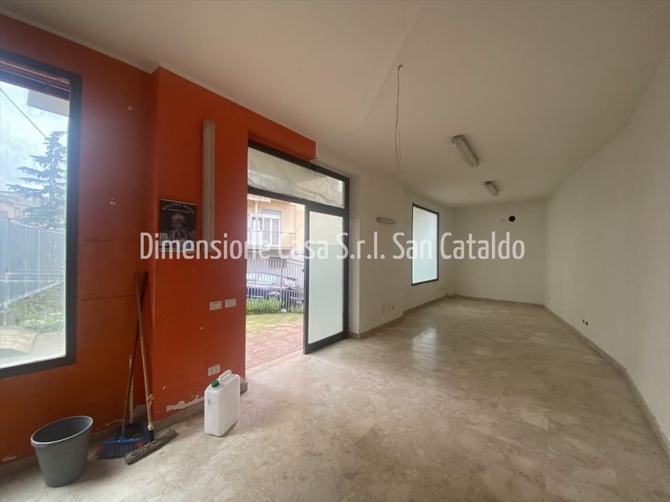 Erhvervsejendom i Caltanissetta, Caltanissetta - foto 4