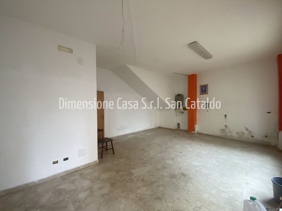 Erhvervsejendom i Caltanissetta, Caltanissetta - foto 5