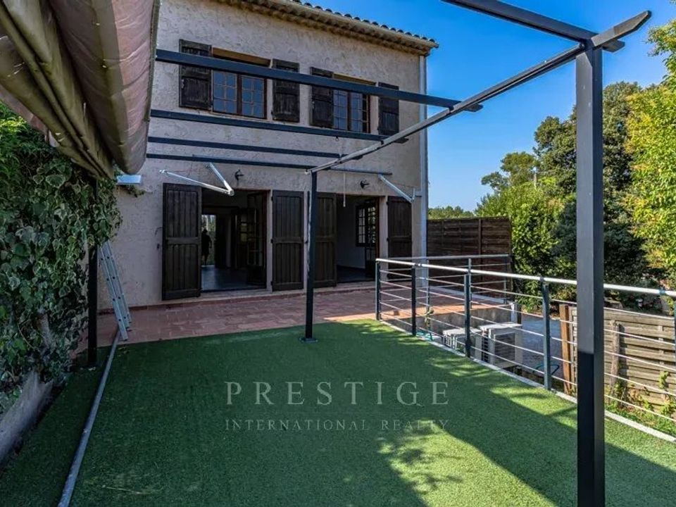 Villa i Antibes, Alpes-Maritimes - foto 1