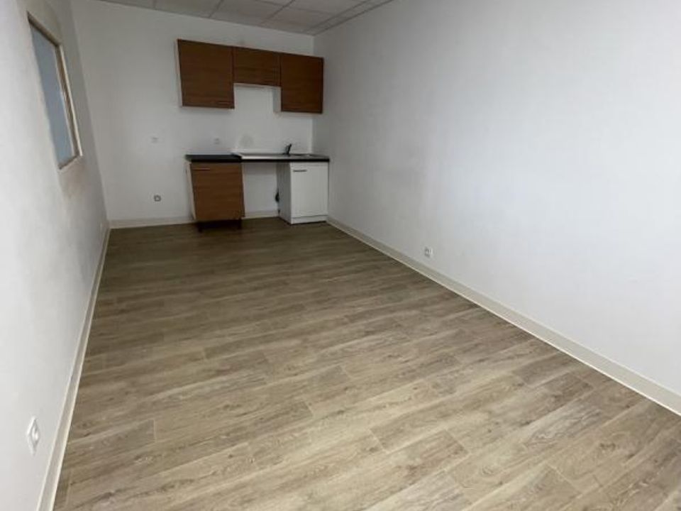 Commercial property in Izon, Gironde - photo 5