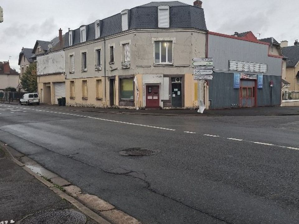 Erhvervsejendom i Bourges, Cher - foto 1