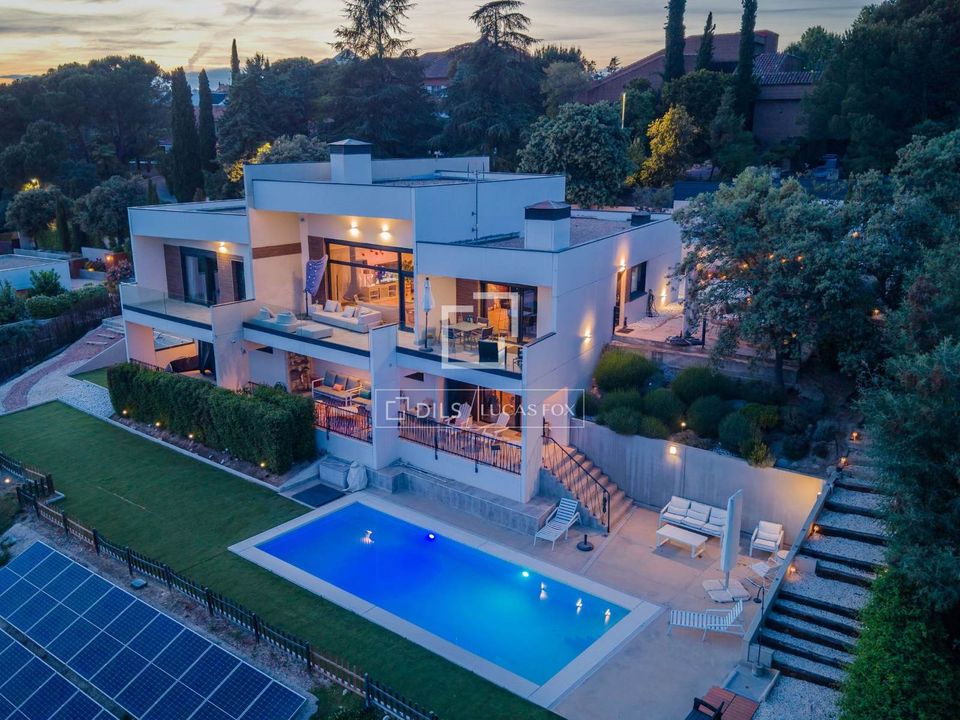 Villa i Las Rozas De Madrid, Madrid - foto 1