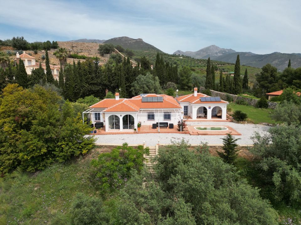 Villa i Alcaucin, Malaga - foto 1