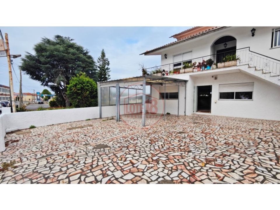 Erhvervsejendom i Sao Joao da Madeira, Aveiro - foto 1