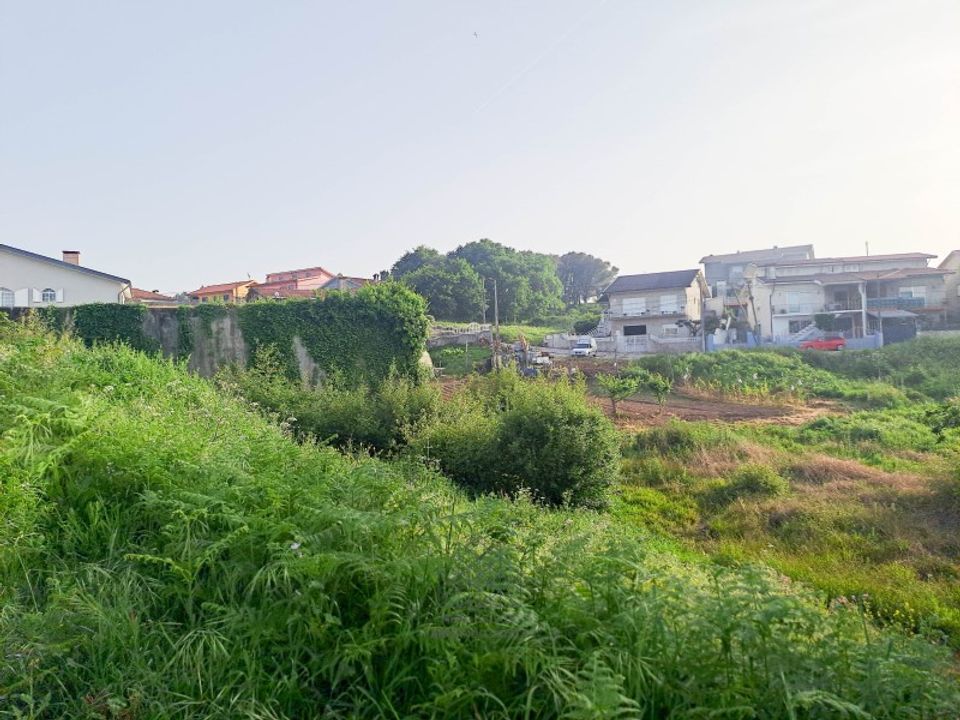 Helårsgrund i Espinho, Aveiro - foto 1