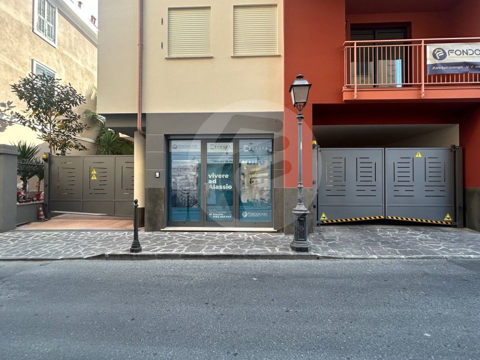 Erhvervsejendom i Alassio, Savona - foto 1