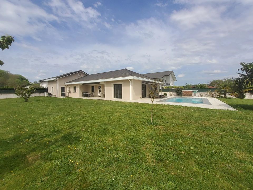 Villa in Rives, Isere - photo 1