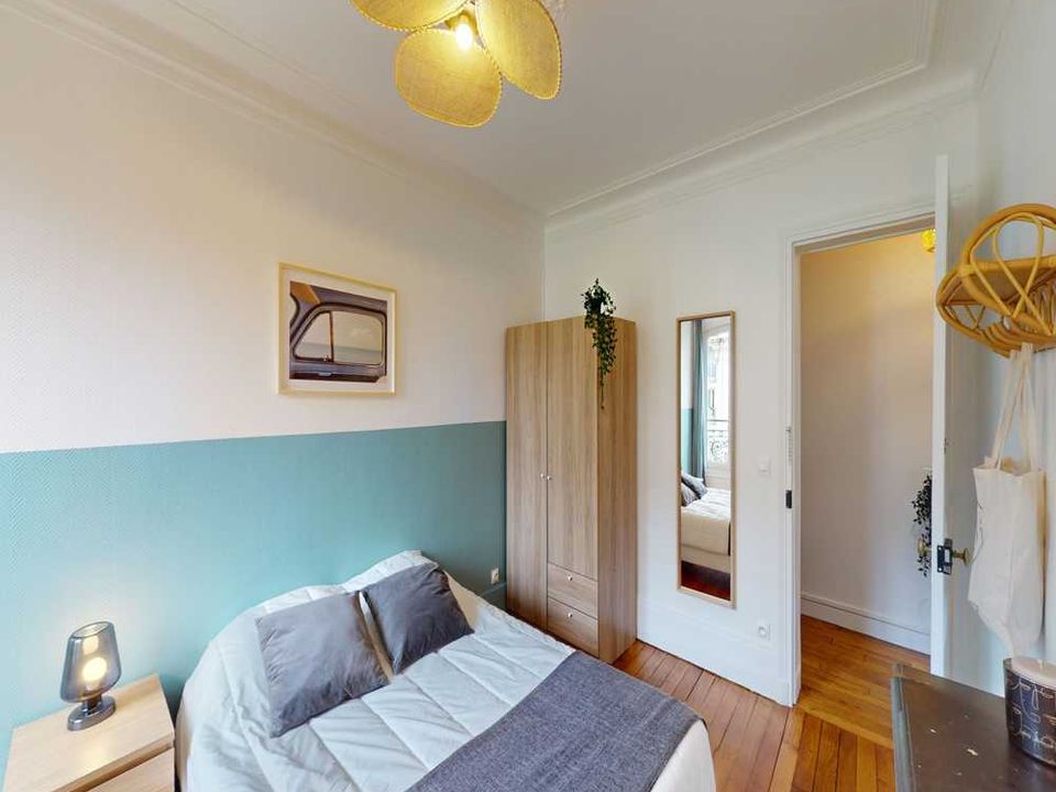 Apartment in Paris, Paris - photo 2