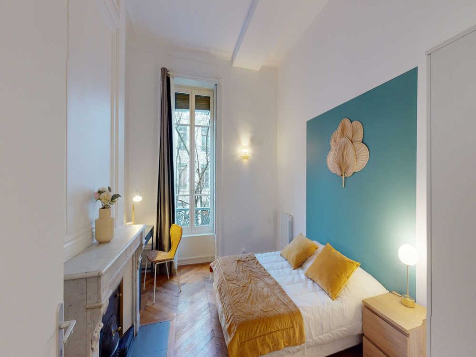 Apartment in Lyon, Rhone - photo 2