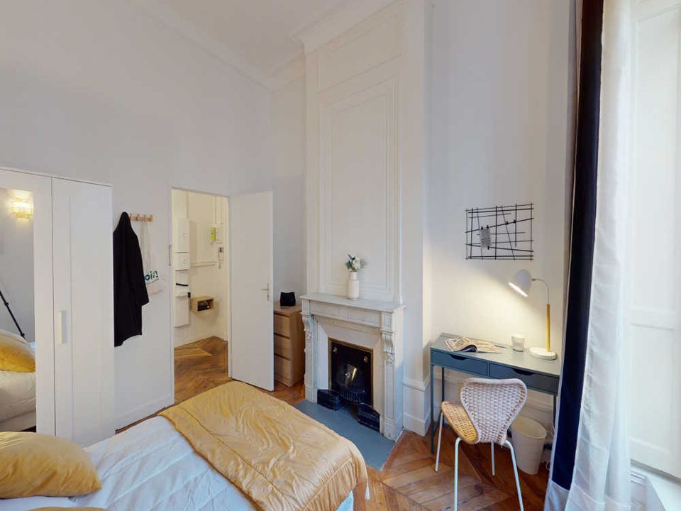 Apartment in Lyon, Rhone - photo 3