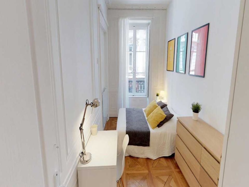 Apartment in Lyon, Rhone - photo 2