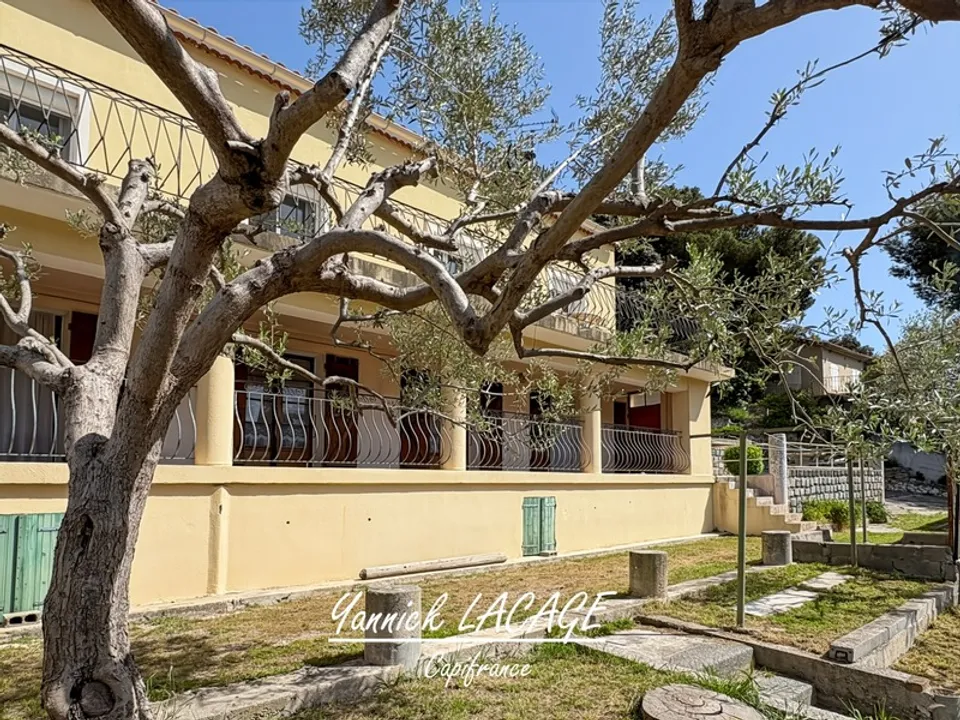 Villa i La Penne-sur-Huveaune, Bouches-du-Rhone - foto 2