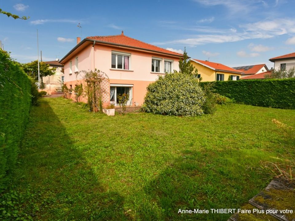 Villa i Bron, Rhone - foto 1