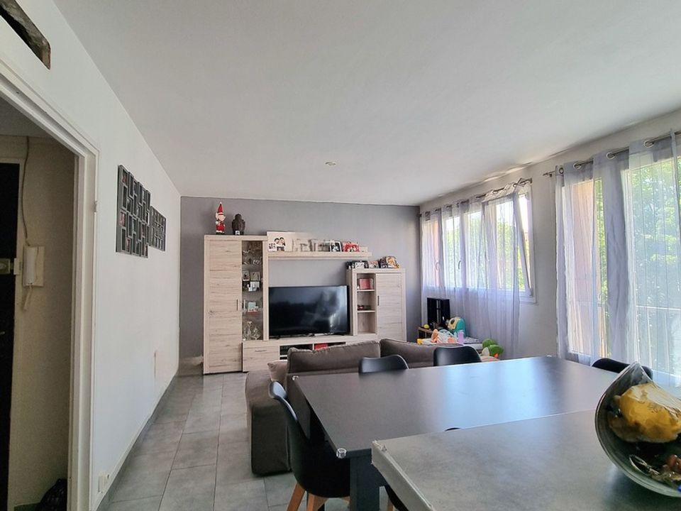 Lejlighed i Neuilly-sur-Marne, Seine-Saint-Denis - foto 1