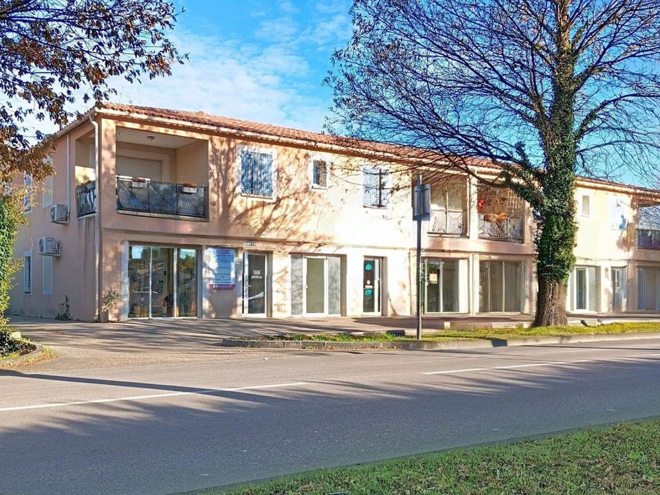 Erhvervsejendom i Entraigues-sur-la-Sorgue, Vaucluse - foto 2