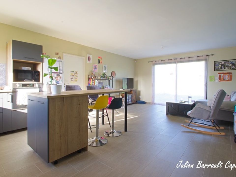Villa in Saint-Julien-l'Ars, Vienne - foto 1
