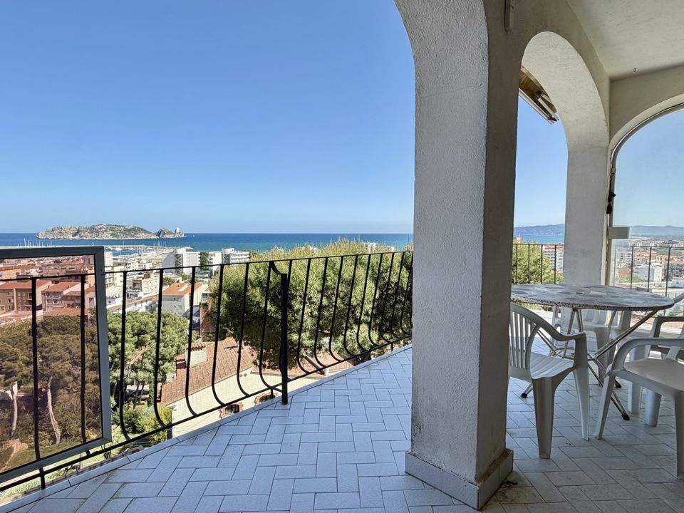 Casa de pueblo en L'Estartit, Gerona - foto 1