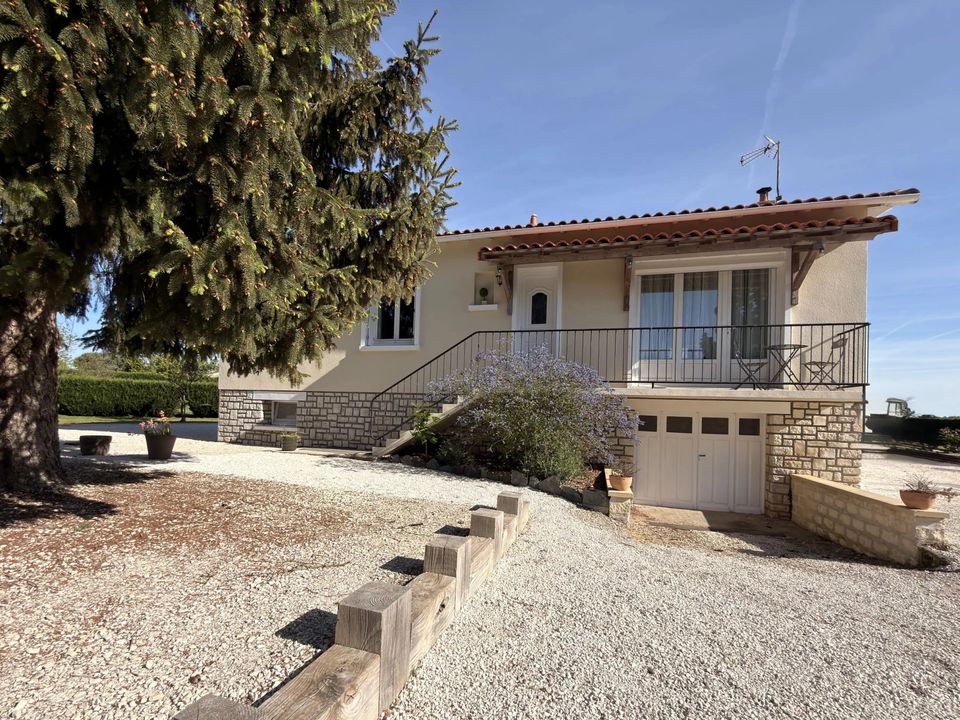 Villa i Ruffec, Charente - foto 1