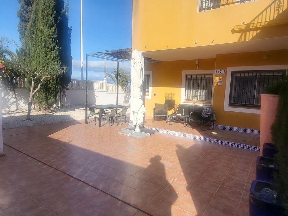Rækkehus i Los Arenales Del Sol, Alicante - foto 1