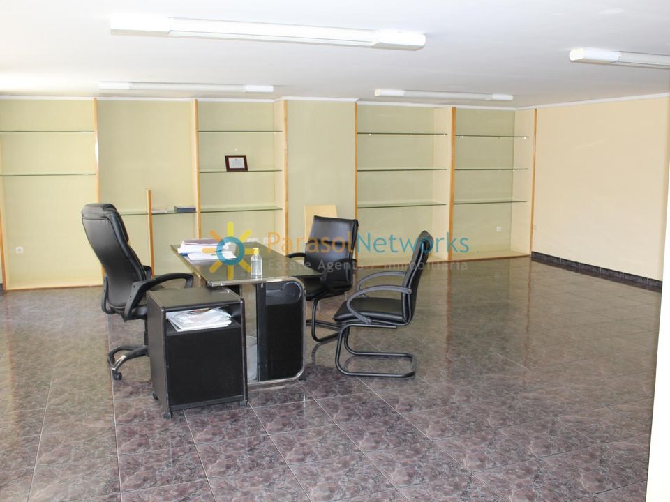 L'establiment comercial a Oliva, Valencia - foto 1