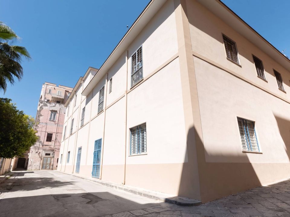 Erhvervsejendom i Torre Annunziata, Naples - foto 1