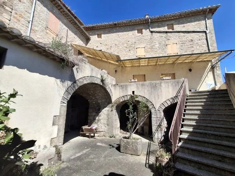 Villa i Saint-Paul-le-Jeune, Ardeche - bilde 1