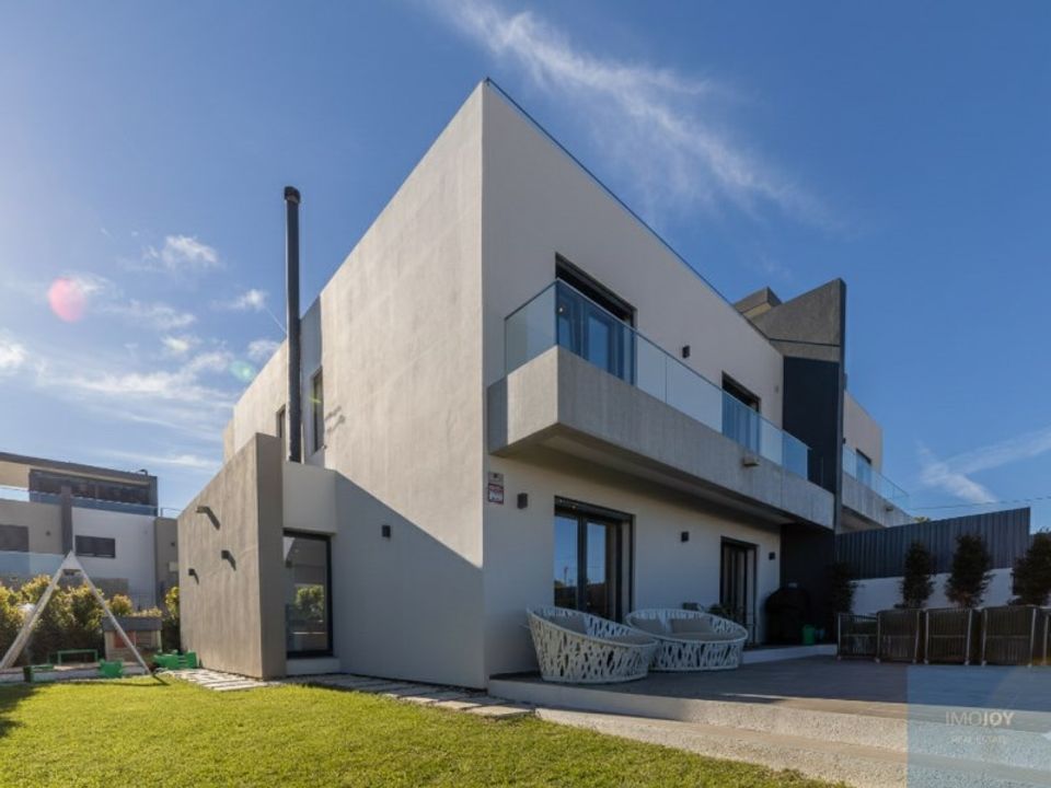 Villa i Rio de Mouro-Estacao, Lisbon - foto 1