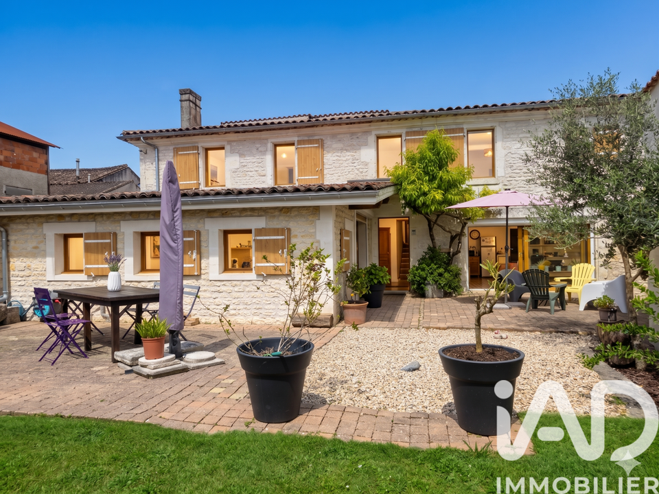 Villa a Triac-Lautrait, Charente - foto 1
