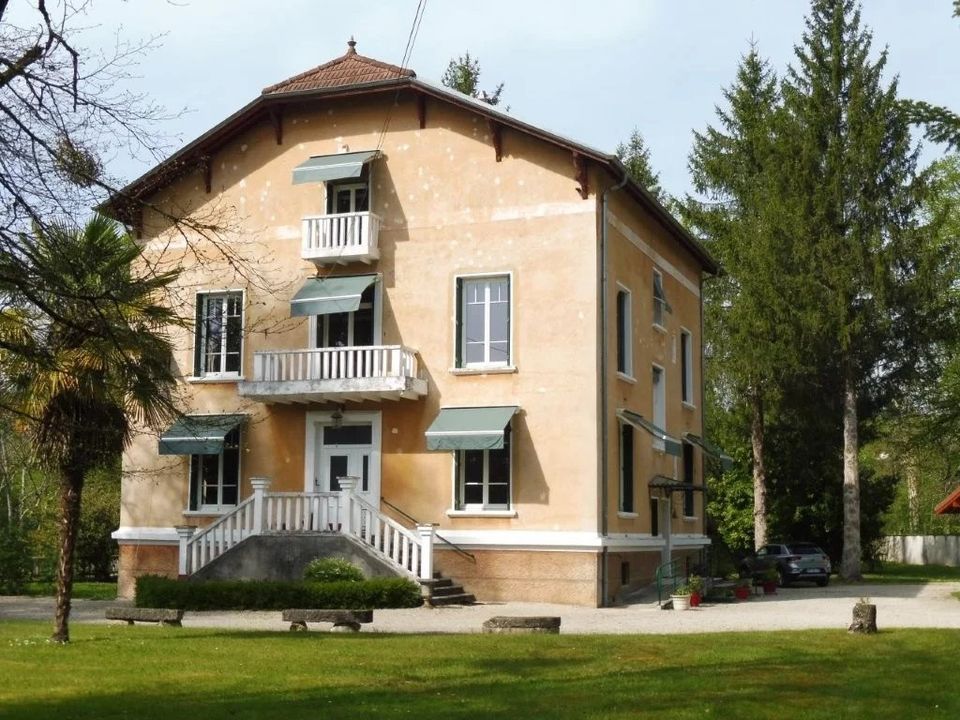 Villa i Pont-d'Ain, Ain - foto 1