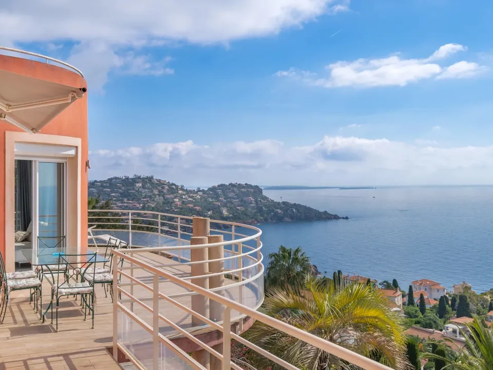 Villa i Saint-Raphael, Var - bilde 1