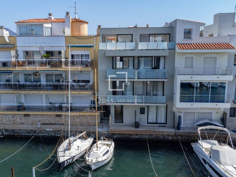 Villa i Empuriabrava, Gerona - foto 1